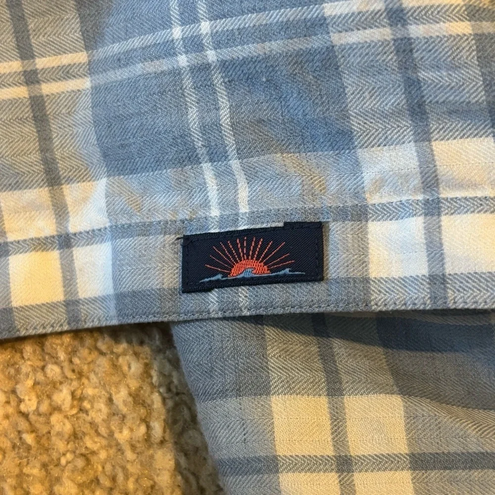 Faherty Men’s Blue Plaid Button Down - size M​ - Picture 5 of 6